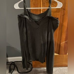 Woman’s cold shoulder long sleeve